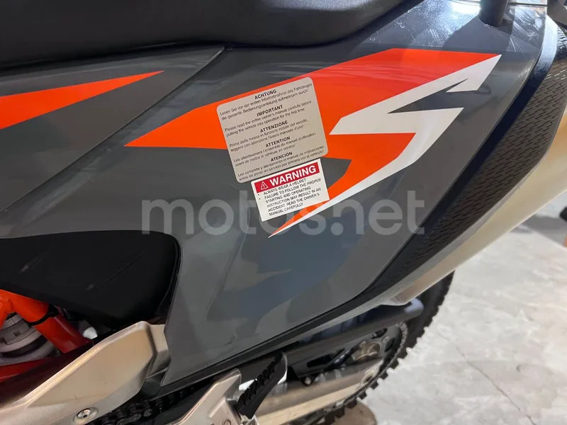 KTM 690 Enduro R - Vista 64