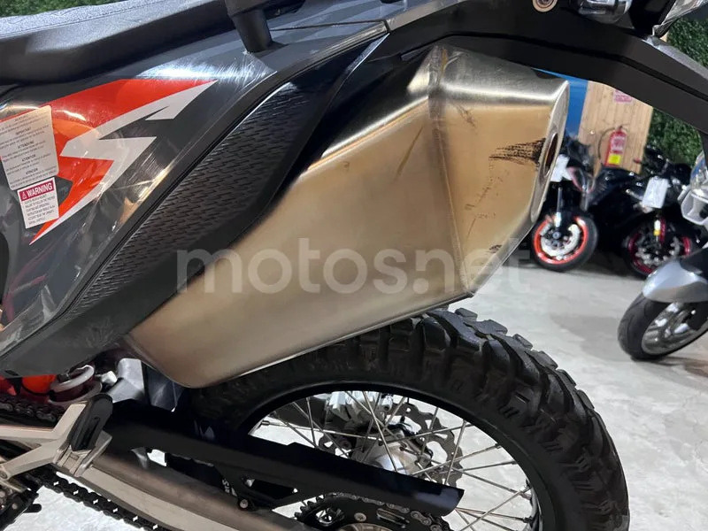 KTM 690 Enduro R - Vista 67
