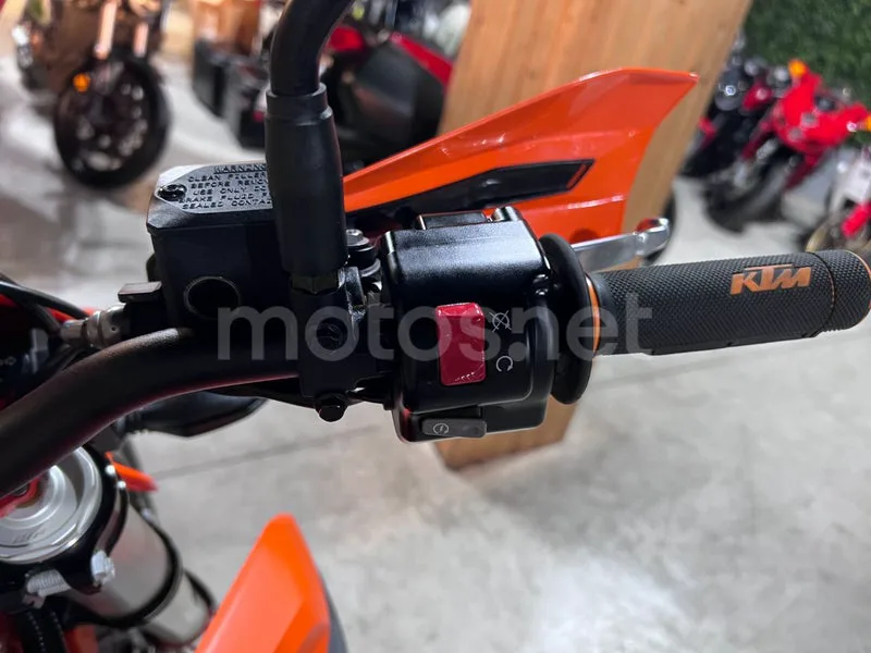 KTM 690 Enduro R - Vista 74