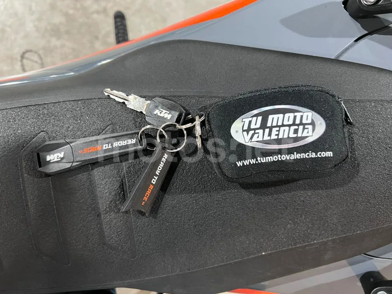 KTM 690 Enduro R - Vista 77