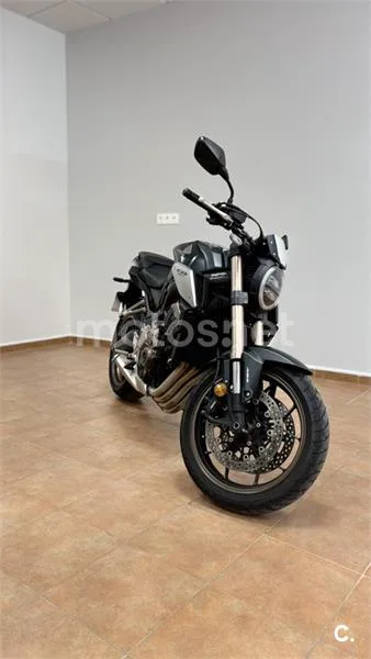Honda CBR650R - Vista 4