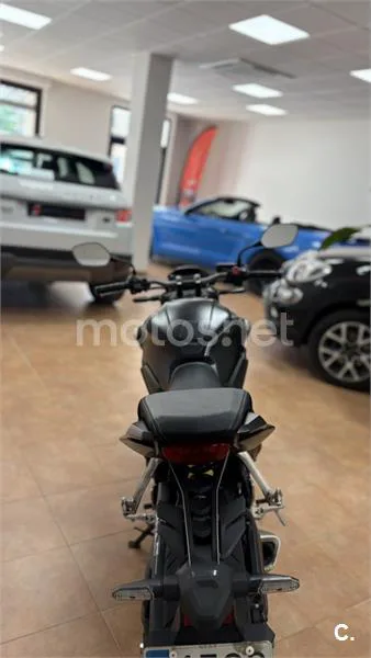 Honda CBR650R - Vista 9
