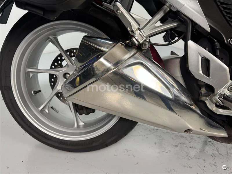 Honda VFR1200F - Vista 8