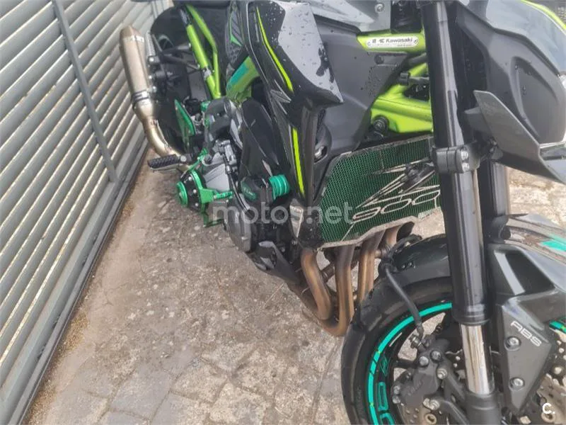 Kawasaki Z900 - Vista 3
