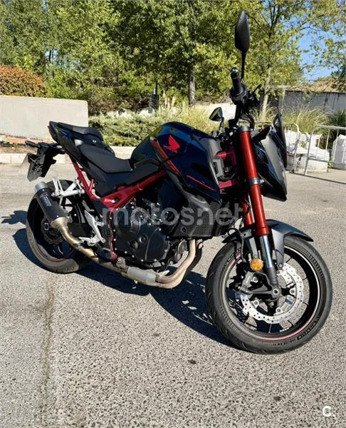 Honda CB750 Hornet - Vista 3