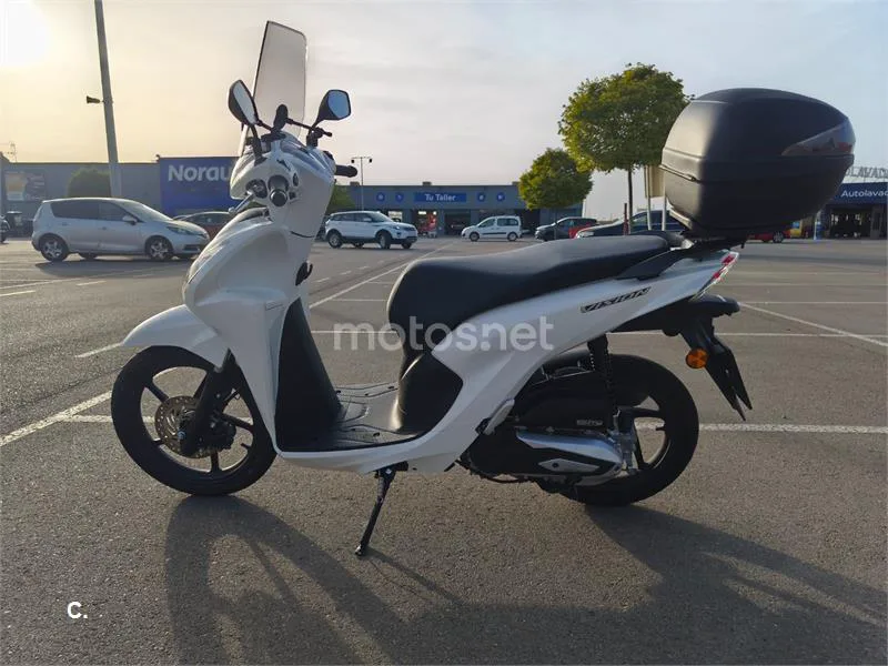 Honda Vision 110 - Vista 4