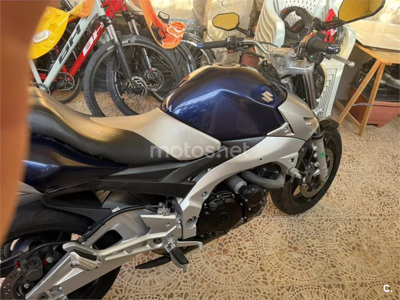 Suzuki GSR600 - Vista 3