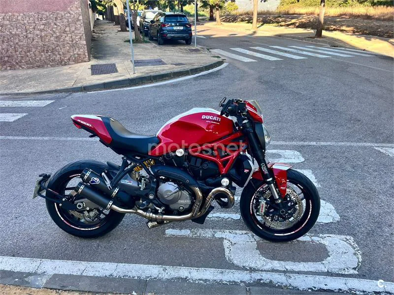 Ducati Monster 821 - Vista 3