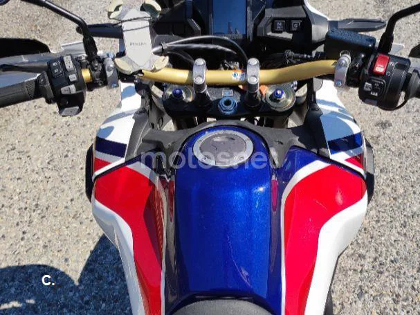 Honda CRF1000L Africa Twin - Vista 4