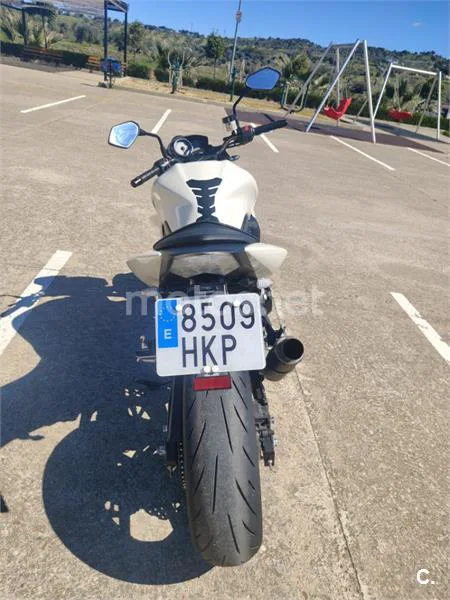Kawasaki Z750 - Vista 3