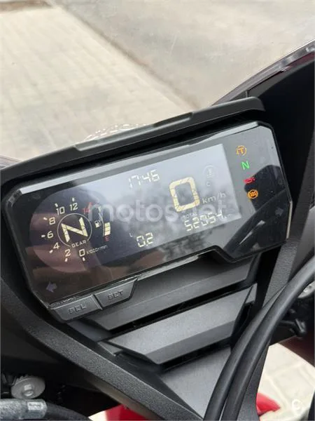 Honda CBR650R - Vista 4