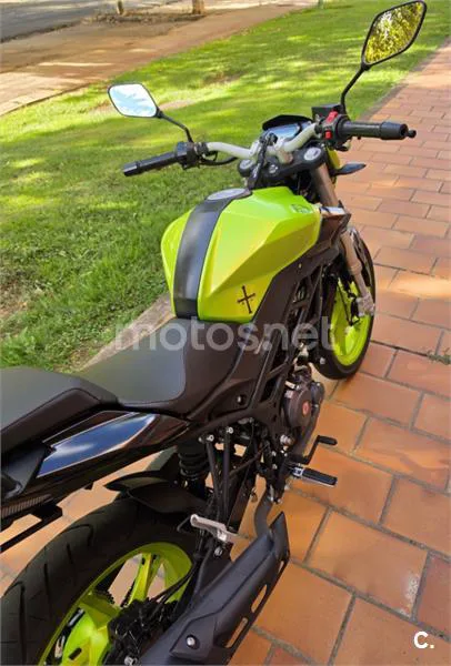 Benelli BN 125 - Vista 6