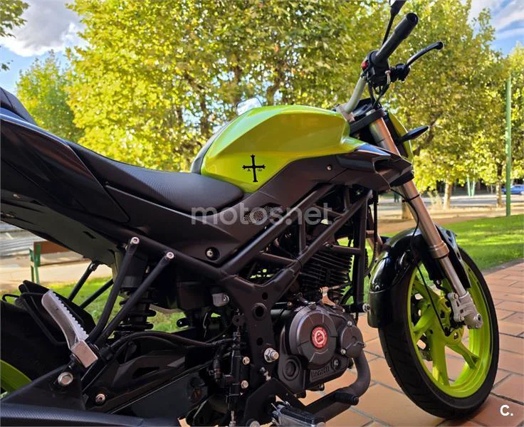 Benelli BN 125 - Vista 7