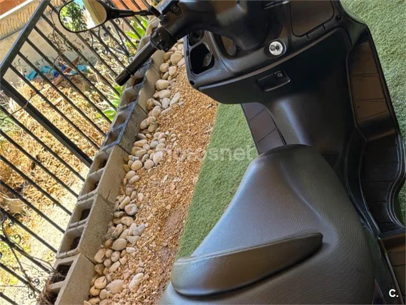Suzuki Burgman 125 - Vista 3