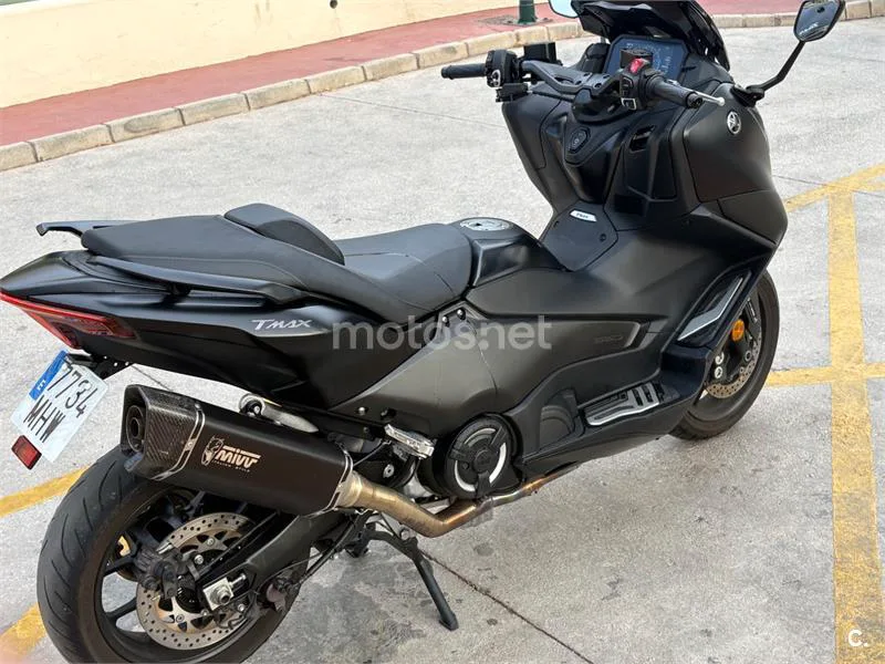 Yamaha TMAX - Vista 3