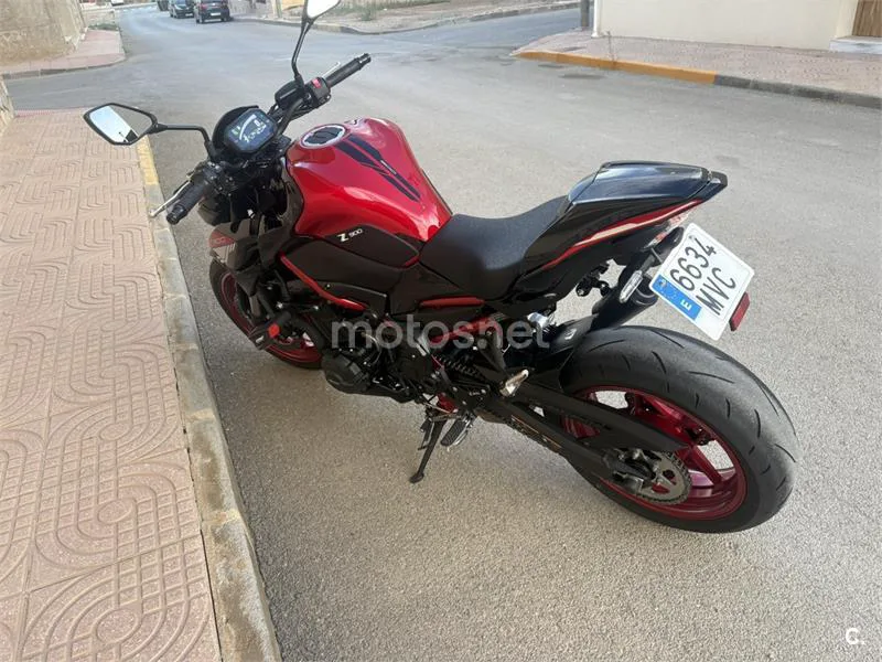 Kawasaki Z900 - Vista 6