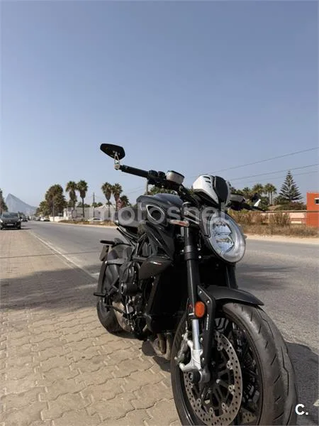 MV Agusta Dragster 800 - Vista 3