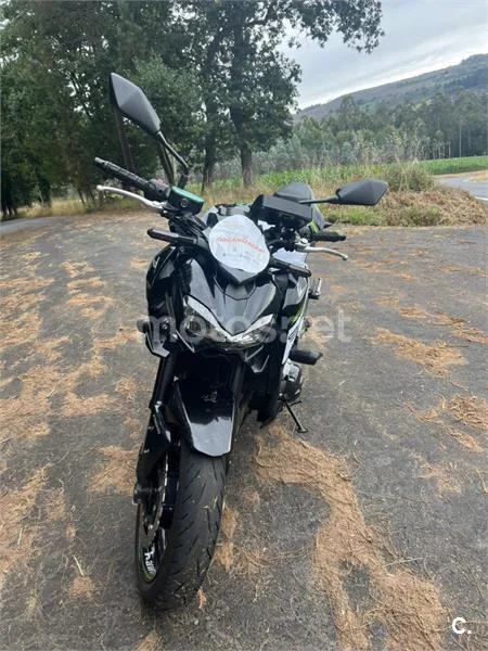 Kawasaki Z900RS - Vista 3