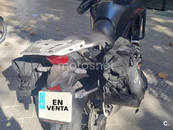 Honda XL750 Transalp - Vista 3