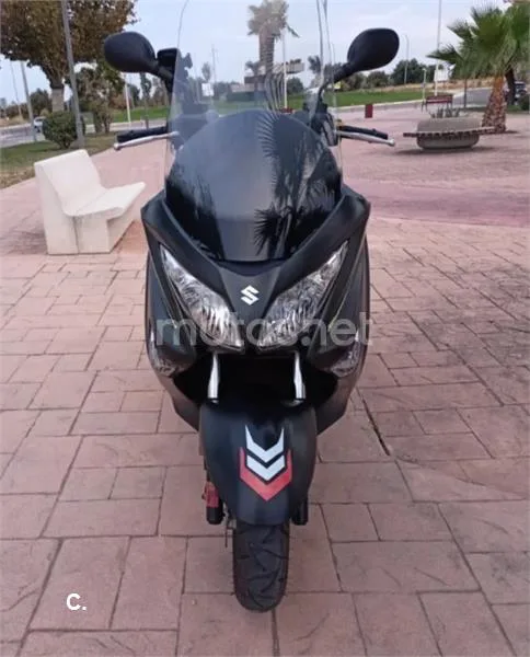 Suzuki Burgman 125 - Vista 5