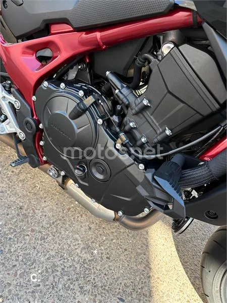 Honda CB750 Hornet - Vista 4