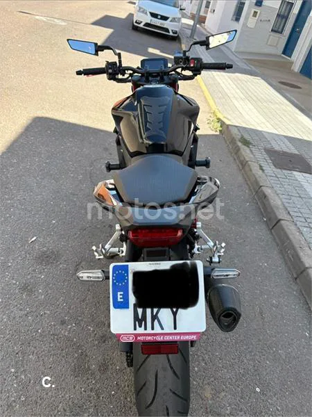 Honda CB750 Hornet - Vista 6