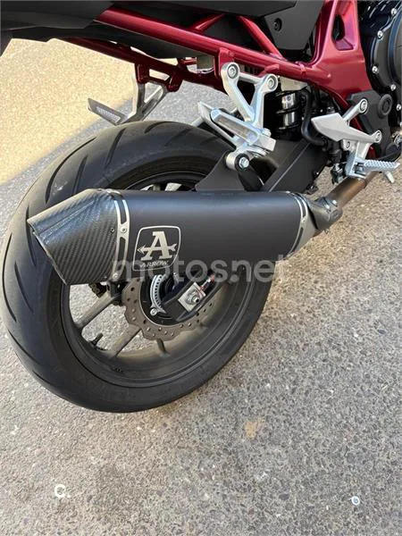 Honda CB750 Hornet - Vista 8