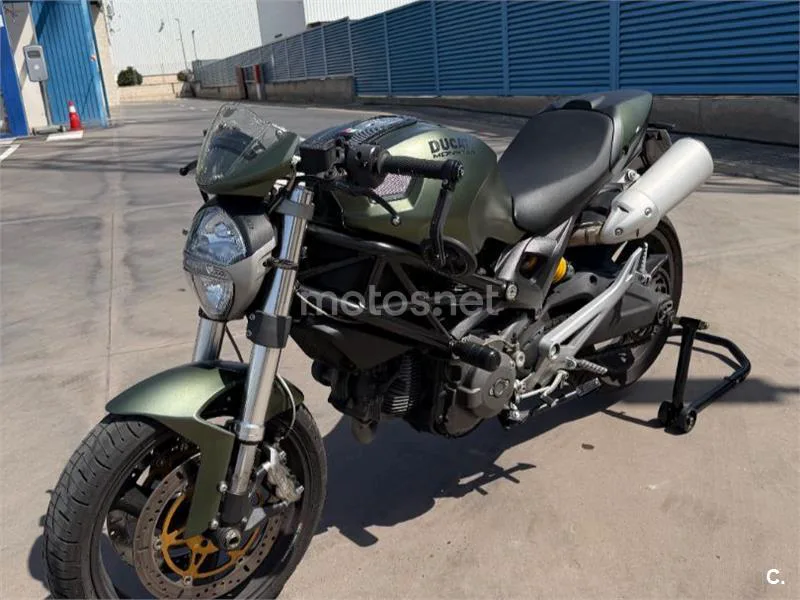Ducati Monster 696 - Vista 4