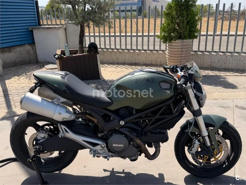 Ducati Monster 696 - Vista 5