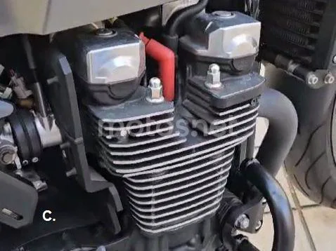 Yamaha XJR1300 - Vista 3