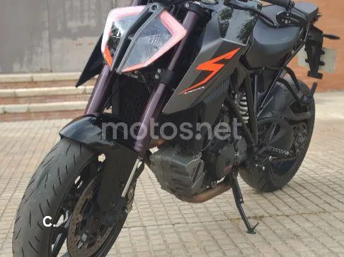 KTM 1290 Super Duke R - Vista 7