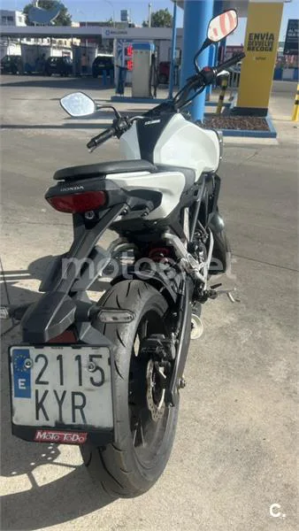 Honda CB125R - Vista 5