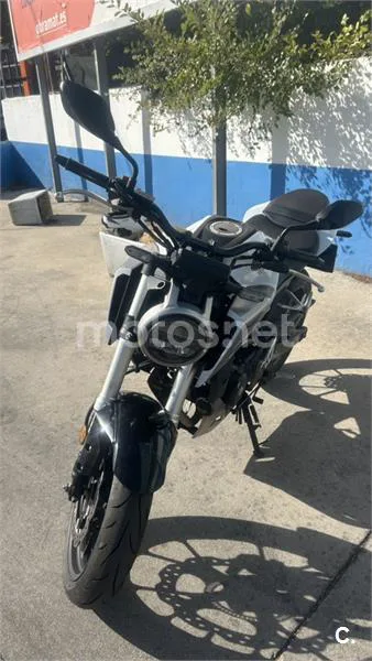Honda CB125R - Vista 7