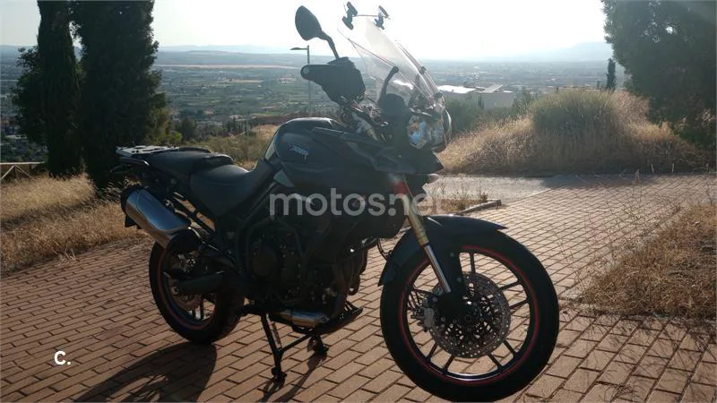 Triumph Tiger 800 - Vista 3