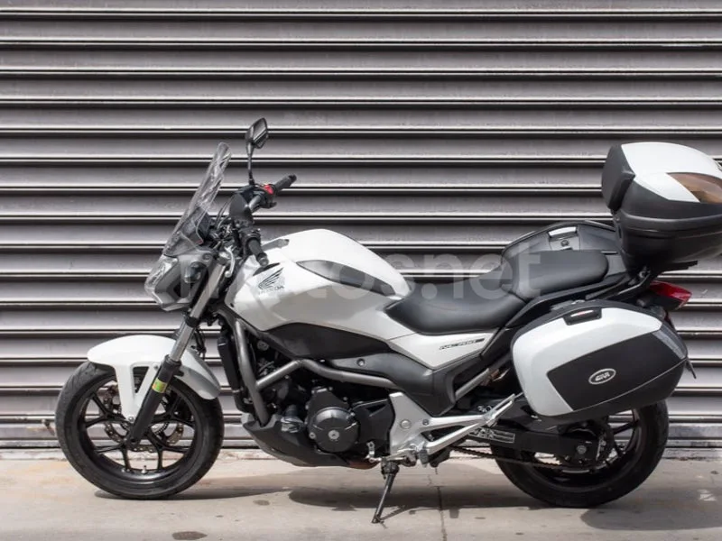 Honda NC700S - Vista 12