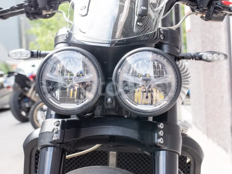 Triumph Rocket 3 - Vista 11