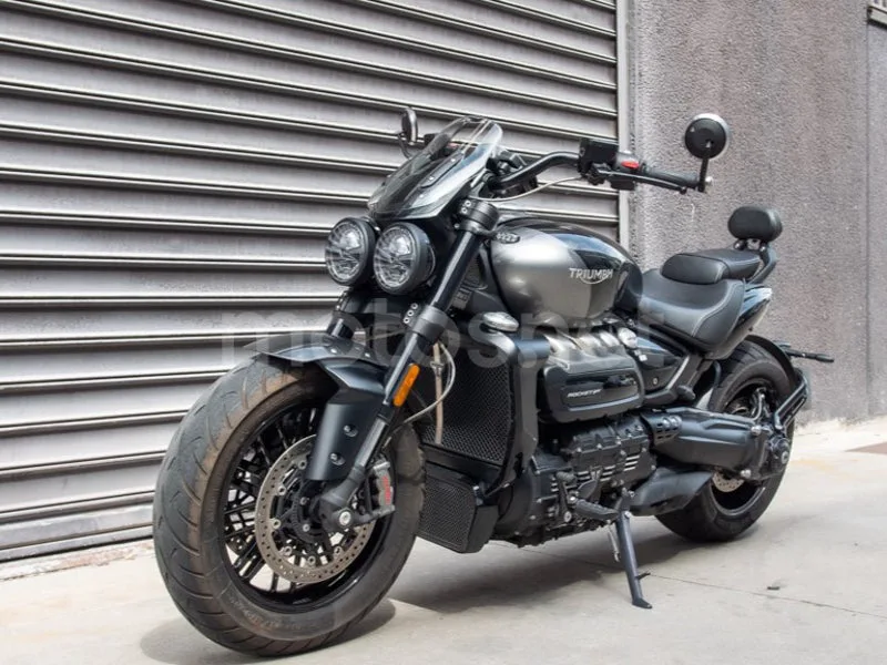 Triumph Rocket 3 - Vista 14