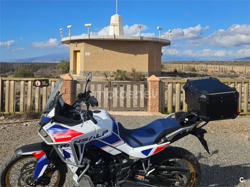 Honda XL750 Transalp - Vista 6