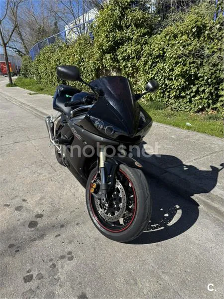 Yamaha YZF-R6 - Vista 9
