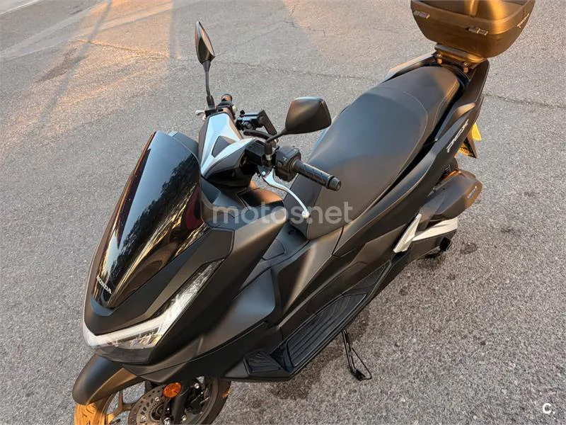 Honda PCX125 - Vista 6