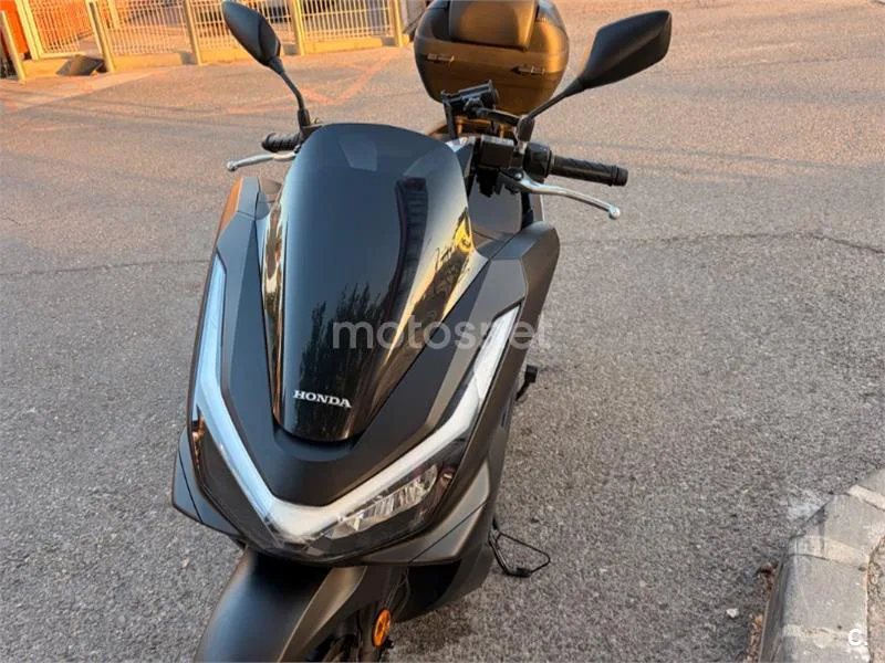 Honda PCX125 - Vista 9