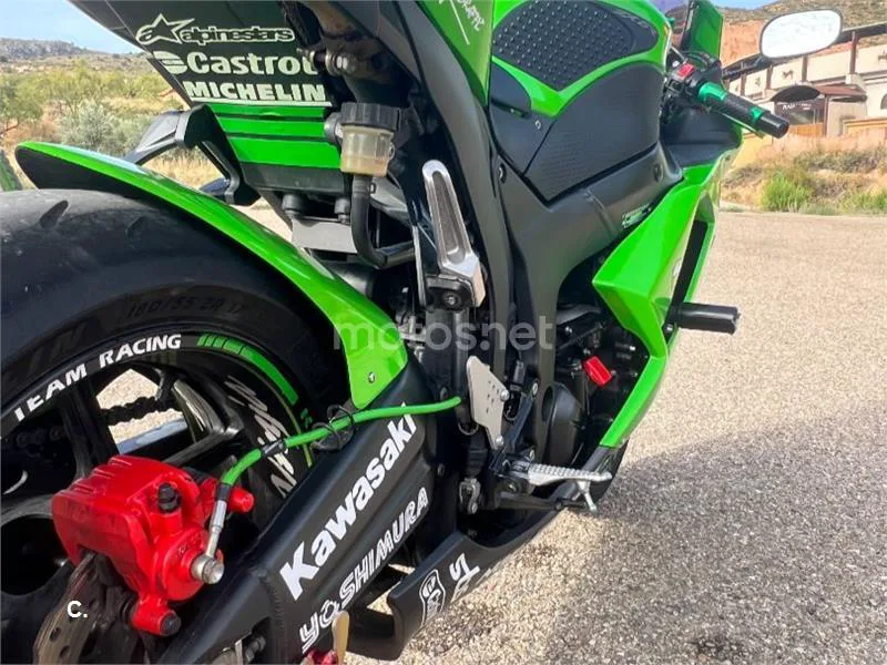 Kawasaki Ninja ZX-6R - Vista 3
