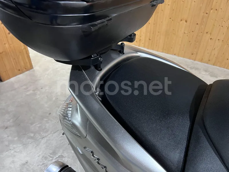 Yamaha Majesty 400 - Vista 37