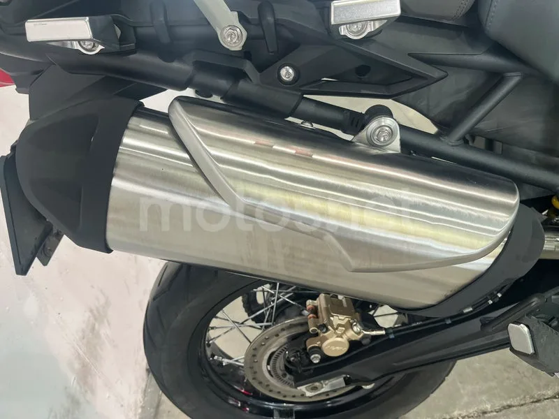 Triumph Tiger 800 XC - Vista 24