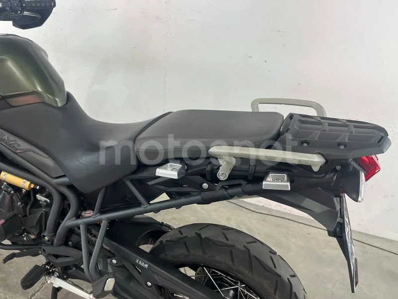Triumph Tiger 800 XC - Vista 9