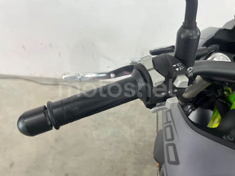 QJ Motor SRK 400 - Vista 23