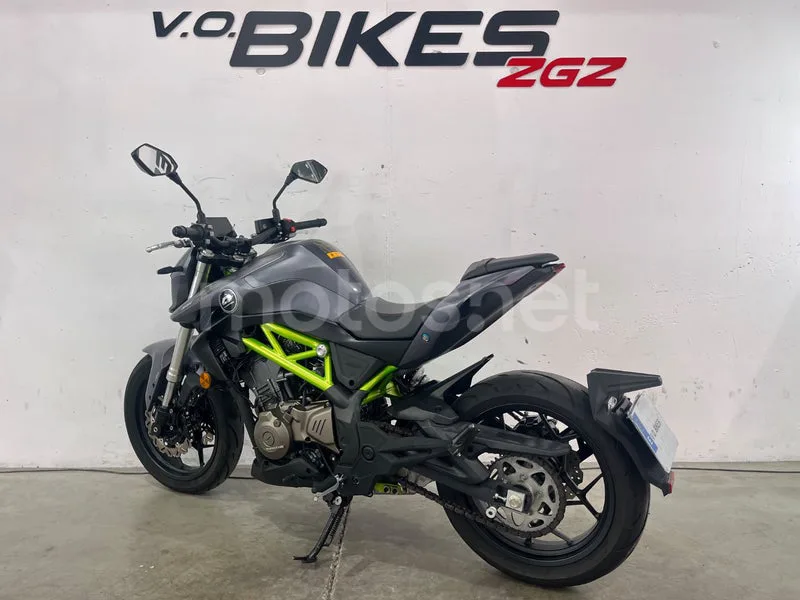 QJ Motor SRK 400 - Vista 6
