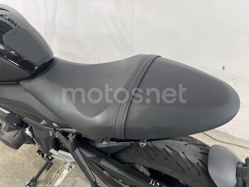 Triumph Trident 660 - Vista 16