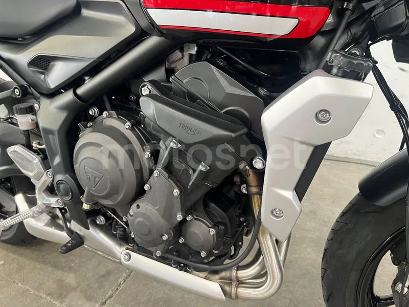 Triumph Trident 660 - Vista 19