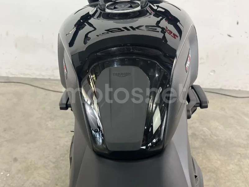 Triumph Trident 660 - Vista 20